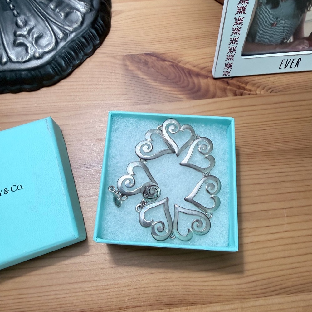 Lot of silver jewelry Silver Heart Link Bracelet - 2 pairs of earrings